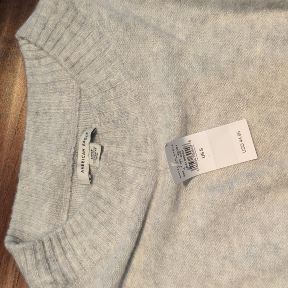 American Eagle light gray sweater - Picture 3 of 3